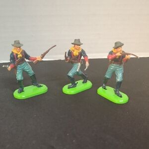 4/$20 BRITAINS 7th Cavalry 1971 Lot Of 3 Figures Vintage